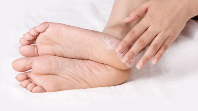 Огрубевшая кожа стоп, пяток и пальцев на ногах: эффективное применение дома  | spa-store.by