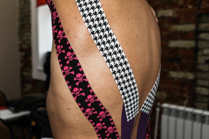 Кинезио тейп BB Design гусиные лапки черн. / белый 5см*5м